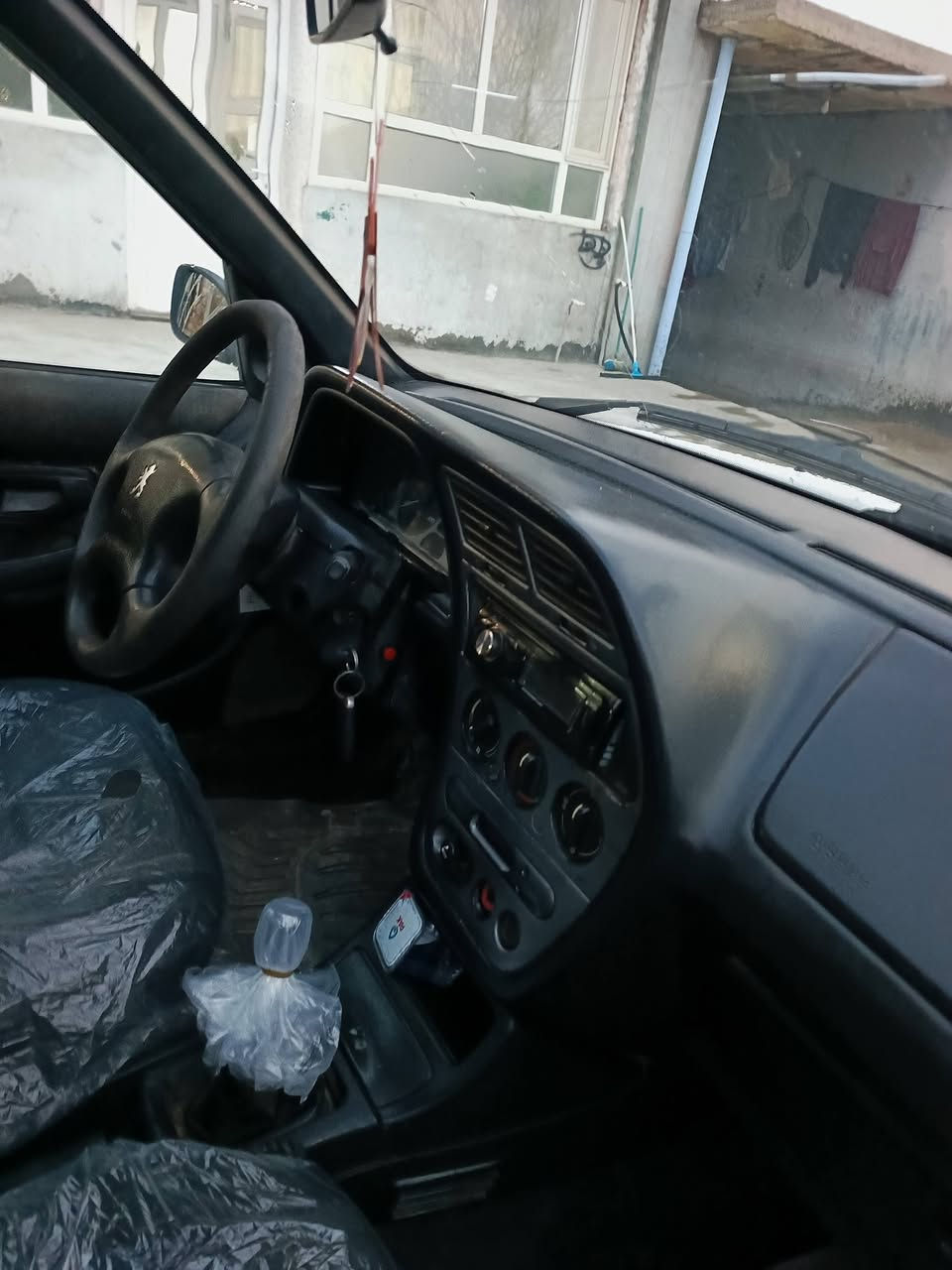 بیجۆ 2001   فەڕەنسی
گێڕ مەکینە بەشەرت  ئاڕم پلاستیک سلێمانی 
بەشەرتی ئاڕمو ئەوەلیاتو بڕاوە 
هەموو گیانی بەشەرت 
پارەی علوجێک    
19 گەڵا   مەجال 
***********     ڤایبەرو وەتس ئەپی لەسەرە
