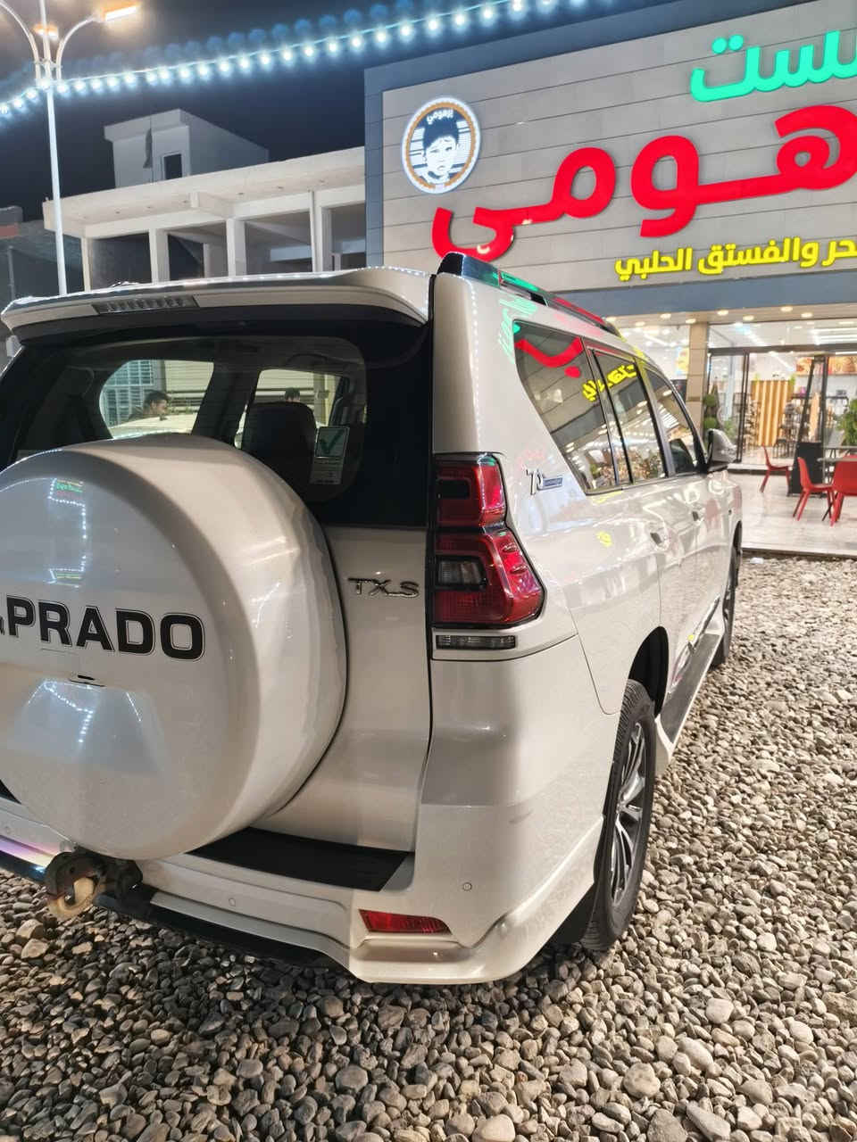 يا الله على بركة الله للبيع
💯برادو موديل 2022/TXS /  مكفولة كفالة عامة من كل شيء كير محرك صبغ كفاااالة عامة ⛔ ... ماشية ٥٠ كيلو بس جديدة جدا واستخدام شخصي سيارة 
وفول مواصفات بعد ال TXS  معروف بالمواصفات 
😍 سعرها ٤٥٠ ورقة وبيها مجال 
التواصل واتس إب ***********
عنوانها واسط العزيزية
