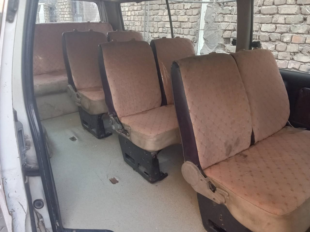 السلام عليكم اج وان موديل 14 ماكينه جديده كير واكسن كفاله تخم تاير حداديه كهربائيات كلها شغاله دوشمه كاعيه موصليه موصليه باسم مواطن ما عليها شاره حجز بيها طخه بباب السائق بغداد المدينه السعر 32 بيها مجال قليل رقم الهاتف ***********
