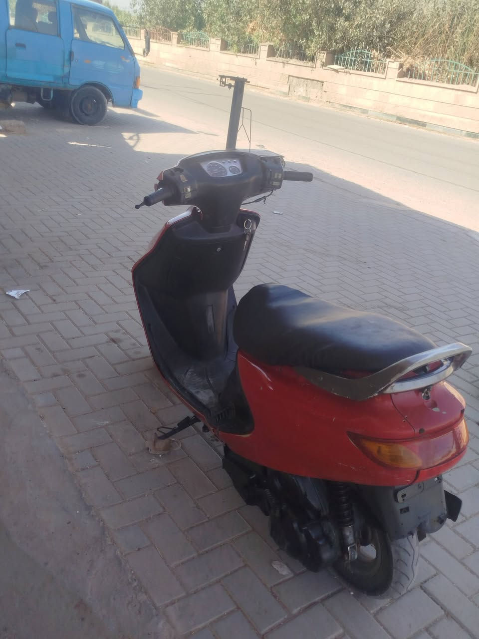 السلام عليكم دراجه فراشه للبيع الدراجه نظيفه نقره سلف كهربائيات كلها شغاله الدراجه مال السعر ب 300 وبيها مجال مكان الديوانيه قضاء الشاميه ***********
