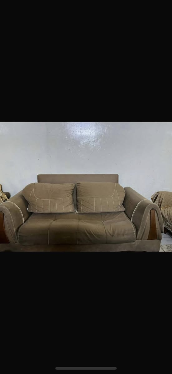 التخم تركي مخزن وسرير 
السعر ٤٥٠ الف 

العنوان لبياع حي الرساله


**إذا كنت صاحب هذا الإعلان وتريد حذفه لأي سبب، رجاءا أرسل رسالة إلى الدعم الفني**