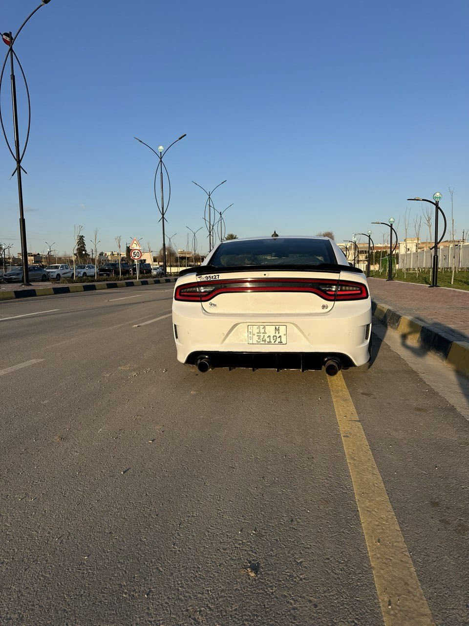 السلام عليكم جارجر ارتي 5700 ابيض سنويه بسمي سياره جاهزه بدون نقص موديل 15الضرر قطعتين جاملق امامي نص جاملق  خلفي شاشه جبيره كامره عليها برمجه مصطفى كزوز ٣ انج صوت رعب بر مجه طلقات فصله   السعر١٧٥ وبيها مجال المكان موصل ترهم مراوس بيكم  ‭0770 520 2220‬
