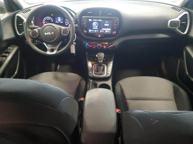 السلام عليكم حبايب 
كيا صول 2022  وارد امريكي 
الشعار الجديد رقم اربيل ماشي 78 الف ميل قابل للزيادة 
( بدون ايرباك )
بيها بارد بالصفحه اليمنه 
مواصفات
اطفاء ذاتي عند التوقف  
شاشه كبير
رادارات جانبية 
رادار امامي+ خلفي 
كاميرا
نظام Auto Huld
نظام sport
كير اوتو +عادي
فول تحكمات ستيرن
نظام خرائط
نظام car play
تحديد مسار 
السعر 143
السيارة موجود بغداد  الكرادة 
*********** بغداد, العراق
