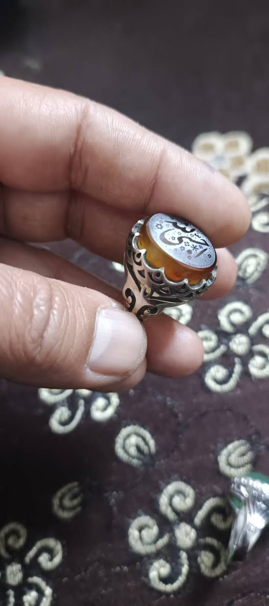 السلام عليكم محابس ثنين للبيع طلاء فضه شرط مو حديد والحجر عقيق اصلي للبيع المهتم  خاص 40الف


**إذا كنت صاحب هذا الإعلان وتريد حذفه لأي سبب، رجاءا أرسل رسالة إلى الدعم الفني**