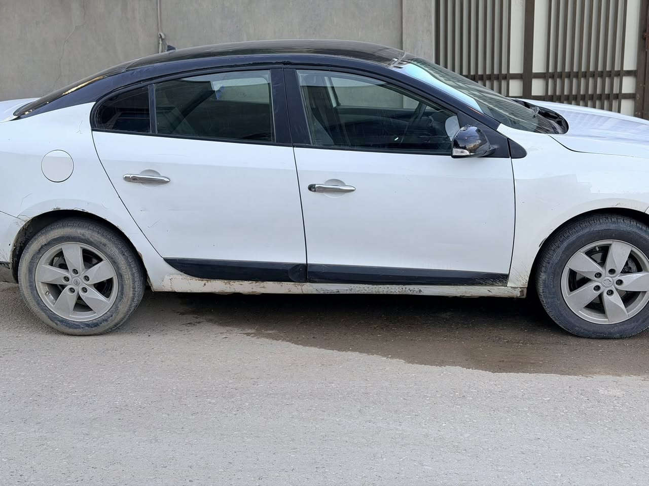 رينو فلاونس موديل ٢٠١٣ تحويل مباشر                               حداديه  خير من الله تبريدهه خير من الله                                        السعر ٤٨ وبيهه مجال قليل.                                                            للاستفسار الاتصال ***********
