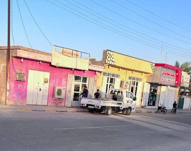 محلات تجارية للبيع(عدد6)كلها مؤجره بيهه وارد شهري جيد
+#دار_يتكون
 من أستقبال ومطبخ وغرفيتن +غرفه بالطابق الاول  وصحيات داخليه وخارجيه 
المساحة الكليه 650
مساحة البيت 425
#الموقع 
حديثه بروانه حي الشرطه بالقرب من مدرسة عين العرب

للاستفسار اكثر اتصل او واتساب 
***********
***********
