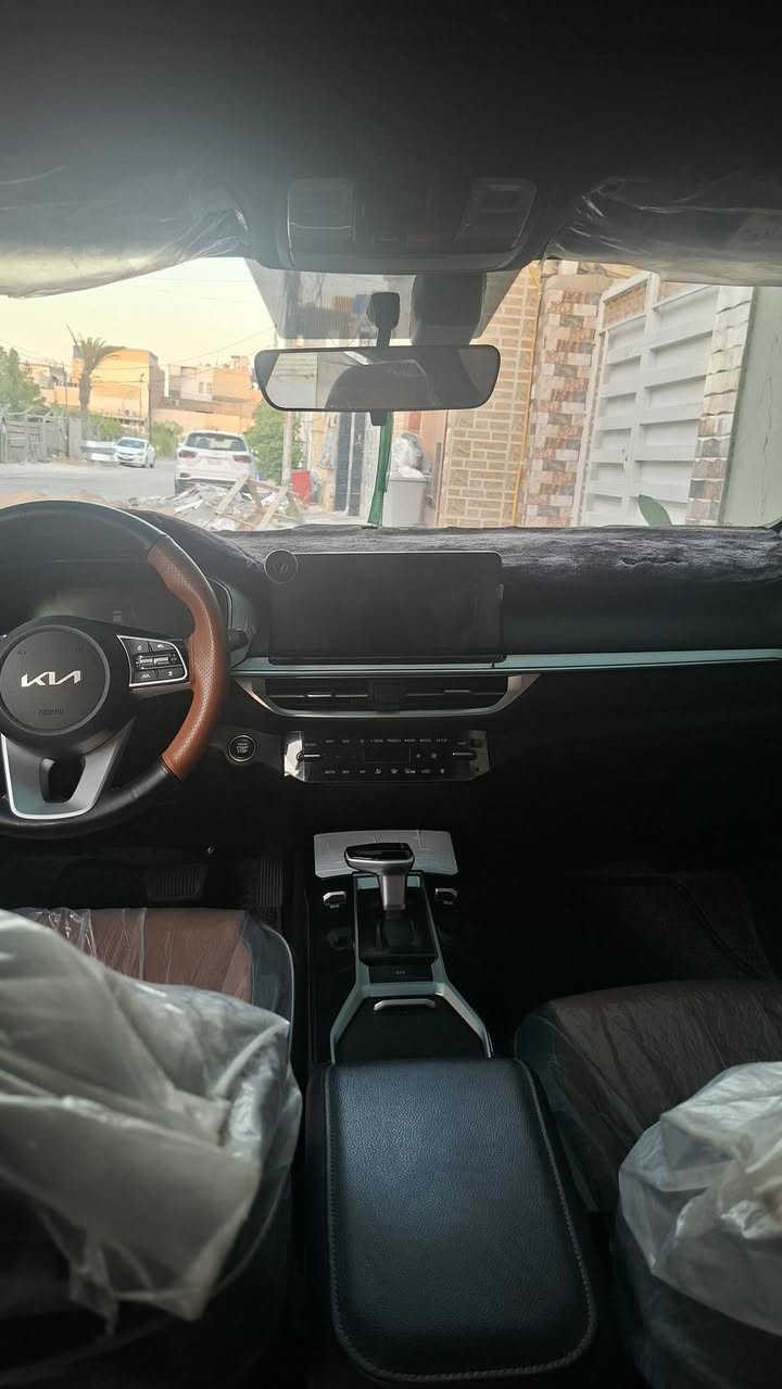 K3 موديل ٢٤ فول مواصفات vib ام الرادار والتبريد خلفي وقياده ذاتيه وفتحه واشاير لكزس ماشيه ١٤ الف كفاله عامه رقم السياره اربيل السعر ١٥٢ ورقه 
***********
