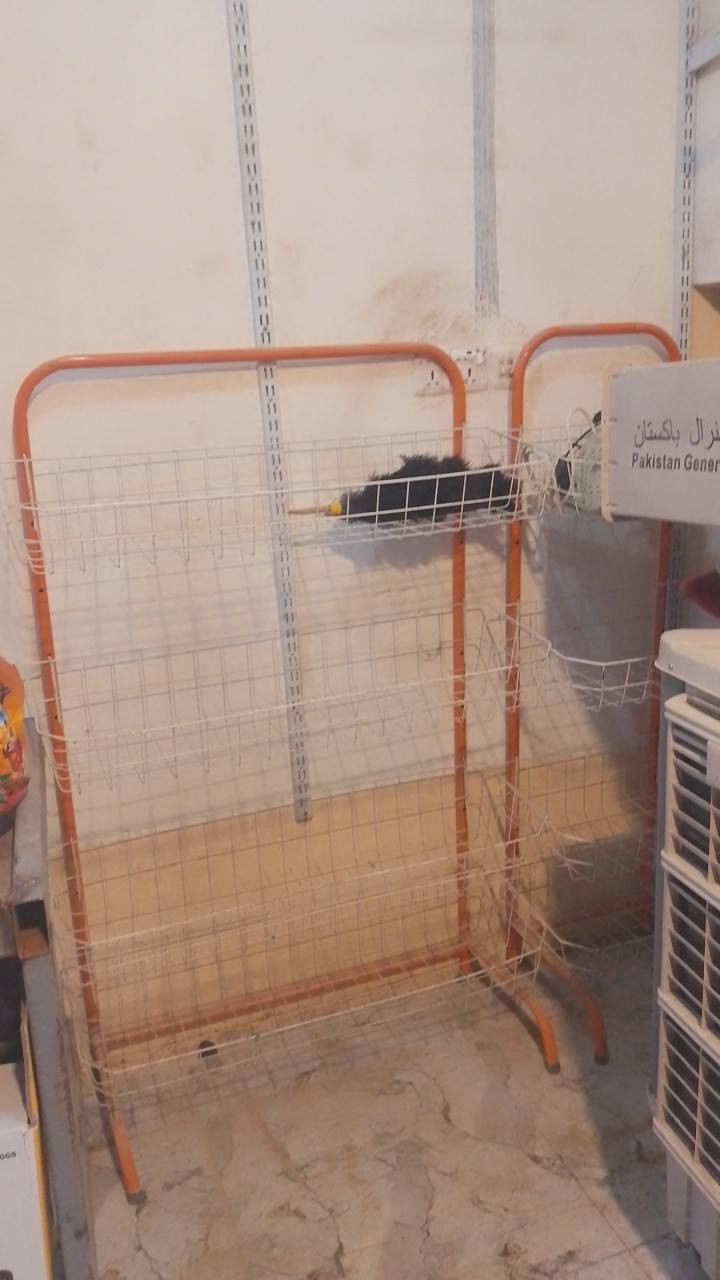 سلام عليكم يوجد سلات جبس البيع العد 2 العنوان بغداد المشتل شارع التومنيه رقم الا ستفسار ***********
