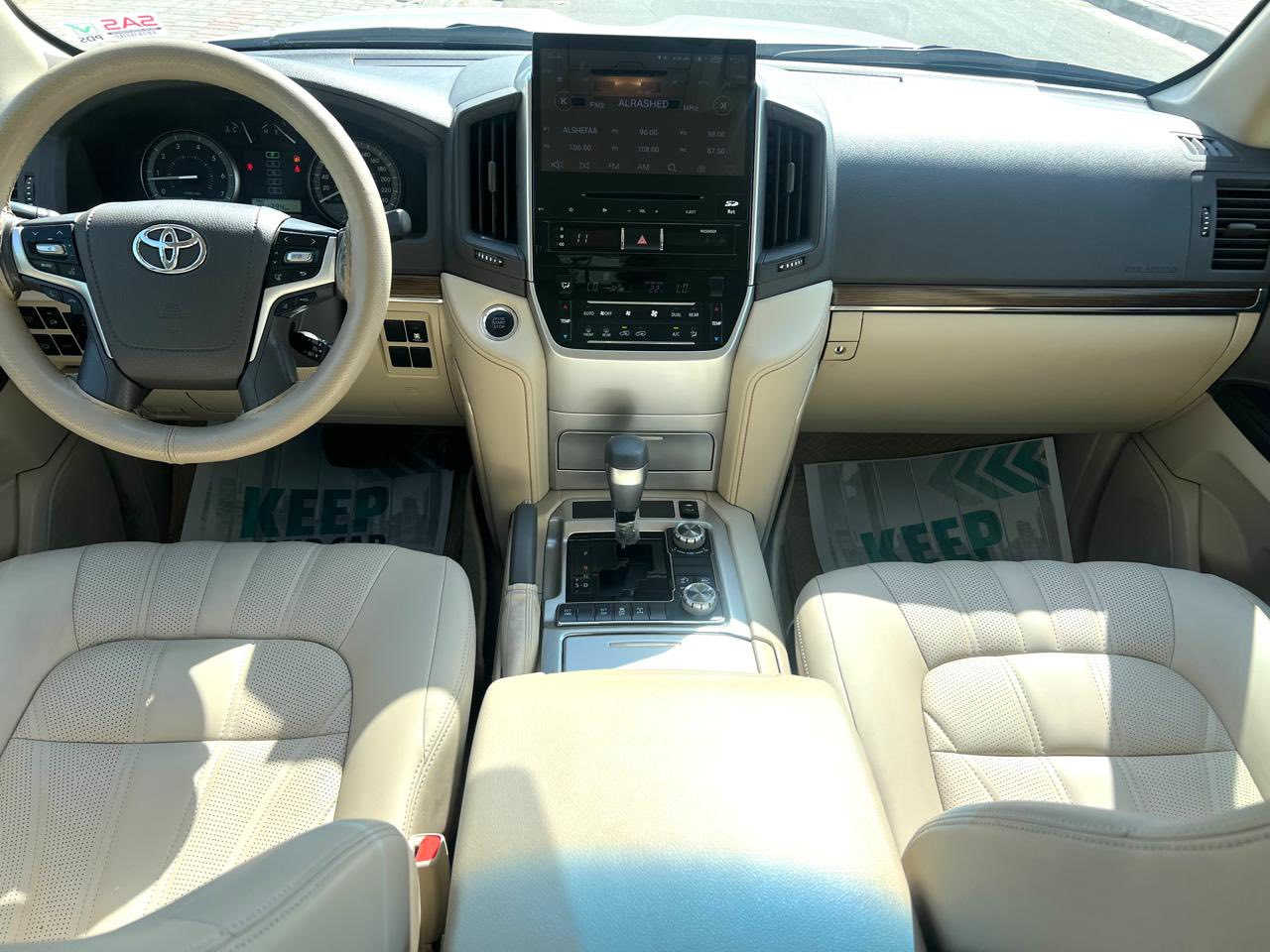 السلام عليكم
لاندكروز 2020 خليجي شركه المهند 
محرك حجم V8 4600
سلايت وبصمه وتشغيل عن بعد
كشن جلد دايموند وكهرباء عدد 2 
جنطه كهرباء وايرباك عدد 8 وبحاخ لايت 
شاشه اندرويد GPS وكامرا عدد 4 وشاشات خلفيه 
ويل كل كروم اسود حجم 20 
حساس امامي وخلفي وشاحن واير ليس
مري شفط وقلاب 
هوك خلفي رساله ترحيب لاندكروز 
بيه بارد بحافه البنيد قليل والجنطه الخلفيه 
ماشيه 102000 الف KM
السعر 51500 
***********
***********
