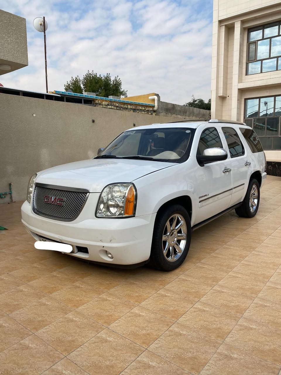 سلام عليكم البيع او مراوس بلاندكروز حسب القناعه 
يوكن دنالي موديل 2011 سياره خليجه كفاله عامه من ضربه وكص وشاصي السياره فول مواصفات حداديه تخم تاير كله جديد مكينه 5300 مبدله بيدي جديده كلش جاهزه من كلشي سياره بيه بعض الملاحضات البسيطه  ورقمها اربيل الجديد مكان السياره بصره السعر 230 وبيه مجال للاستفسار اكثر 
***********
