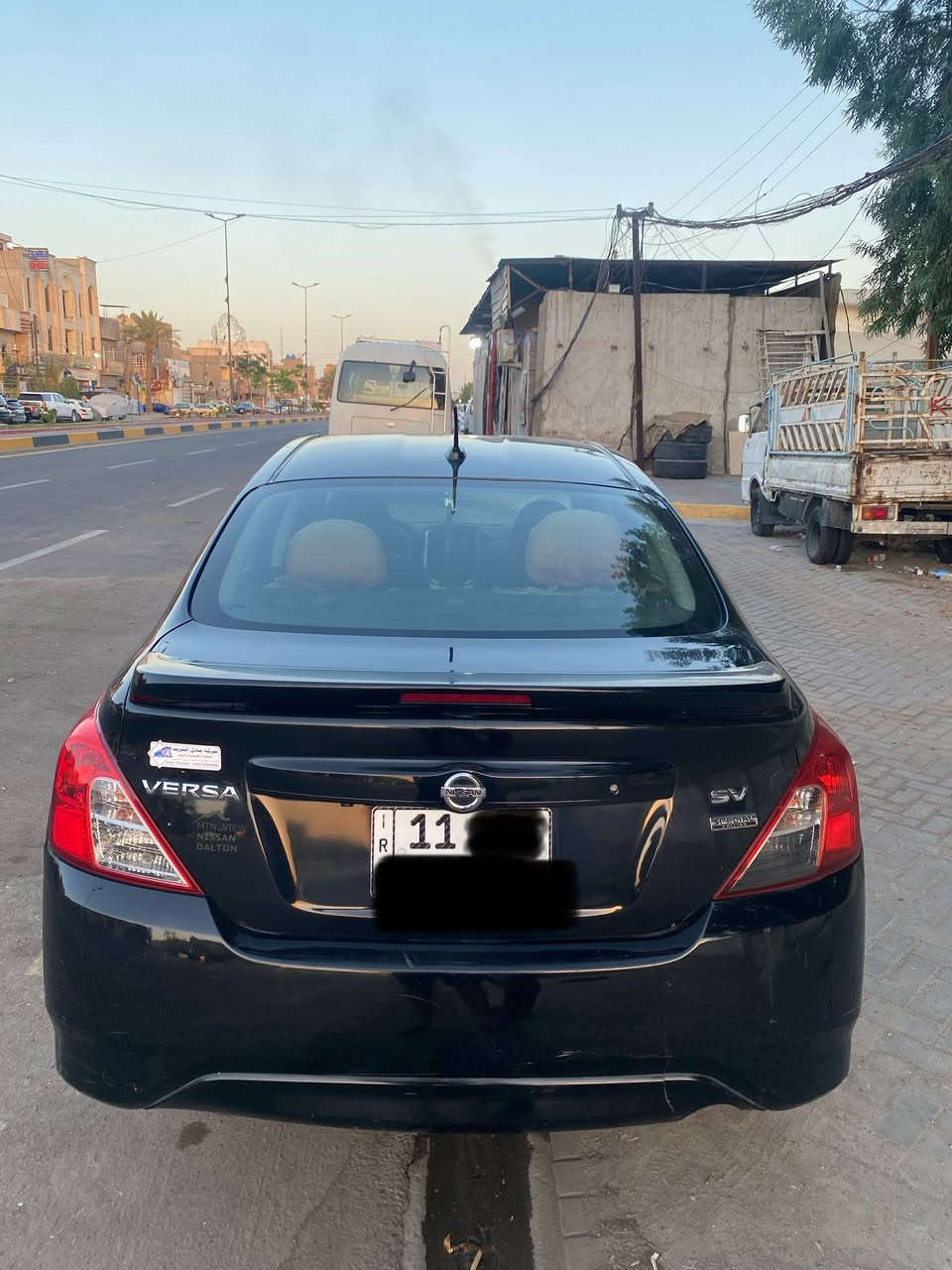السلام عليكم
نيسان فيرسا ١٩ sv سبشل باسمي 
مكفوله من الصبغ والتبديل 
وصور الحادث والسونار مرفقه مع الصور 
مواصفاتها 
تحكم استيرن 
٤ جام كهرباء
بصمه 
تحكم بالمري
شاشه كار بلي بلاديه
مانع انزلاق 
مكينه وكير وتبريد  ثلج خير من الله 
السعر ١٠٥ وبي مجال 
***********
