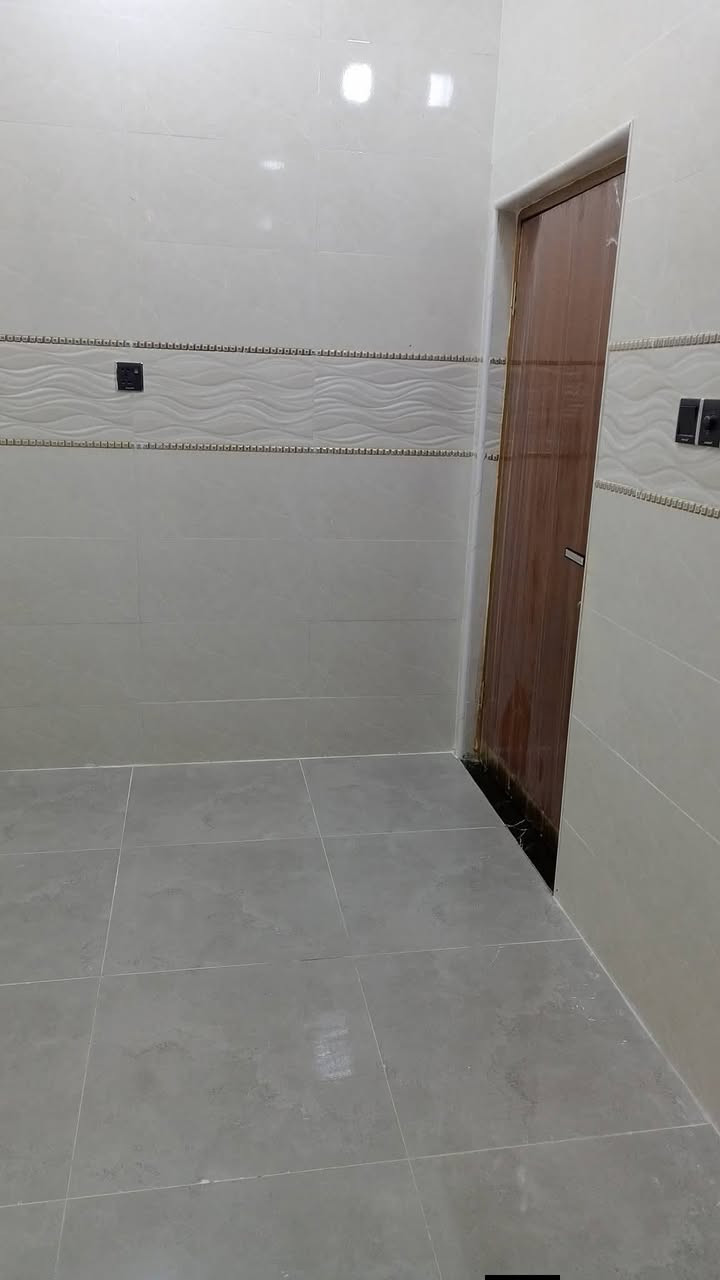 بيت 100متر طابو زراعي سند 25 غرفه صاله مطبخ وستقبال عنوانه مدخل العباسيه ماقبل الحولي الجديد ***********
خلف معرض حيدر السلامي
