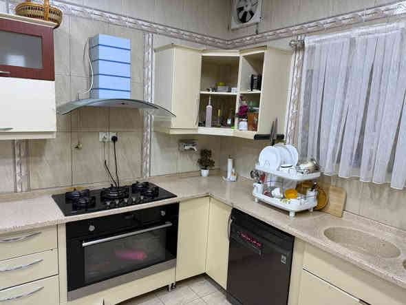 كاونتر مطبخ طابقين خشب تركي بحاله جيده جدا للبيع للتواصل و الاستفسار ***********
المكان بغداد الدورة
