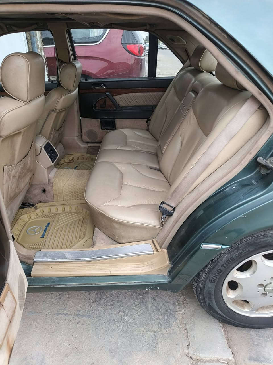 محرك 3000 vvt
موديل ١٩٩٣ 
حجم 320 باب طويل 
تبريد شغال 
مري جانبيه كهرباء
كهربائيات شغاله الكيلو متر والرون 
وكيج بانزين وكيج حماوه
كيج دهن ساعه كلها شغاله مابيها نقص
لايت عالي منظومة زنون 
شاشه أندرويد كامرا خلفيه HD
دبل جام
صدر أمامي خلفي 
غرفتها جديده داخل جلد
فتحه سقف طكتين
خمسة ويل كب
كشنات كهرباء
السعر 58
تجي وتشوف أحلى من الصور 
العنوان بغداد حي الجهاد
هاتف ***********
