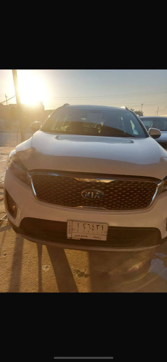 السلام عليكم سورنتو وارد امريكي 2017
مكينه 6 سلندر 7 راكب رقم واسط تحويل 
سياره سونار موضح بل صور بدون دواخل 
سعر 160 وبيها مجال 
***********
***********
