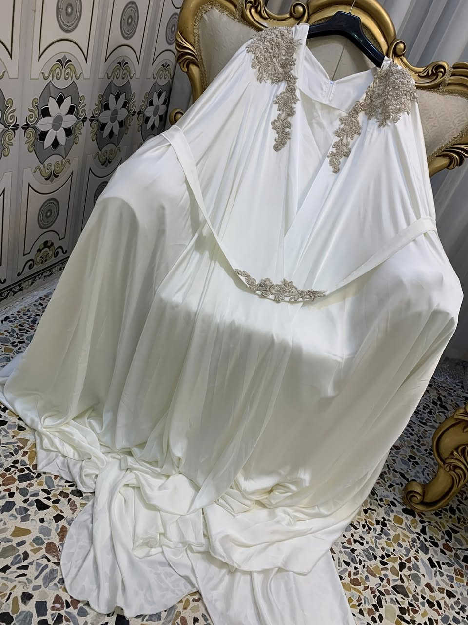 السلام عليكم بنات قفطان خطوبة مستعمل نظيف 90‎%‎   يلبس وزن من 45 الى 60 ًً ماخذته من متجر زهرة ب240 الف واريده ب65 الف مع الشيلة والشحاطة قياس 39 اريدها ب10 ويوجد توصيل بغداد


**إذا كنت صاحب هذا الإعلان وتريد حذفه لأي سبب، رجاءا أرسل رسالة إلى الدعم الفني**