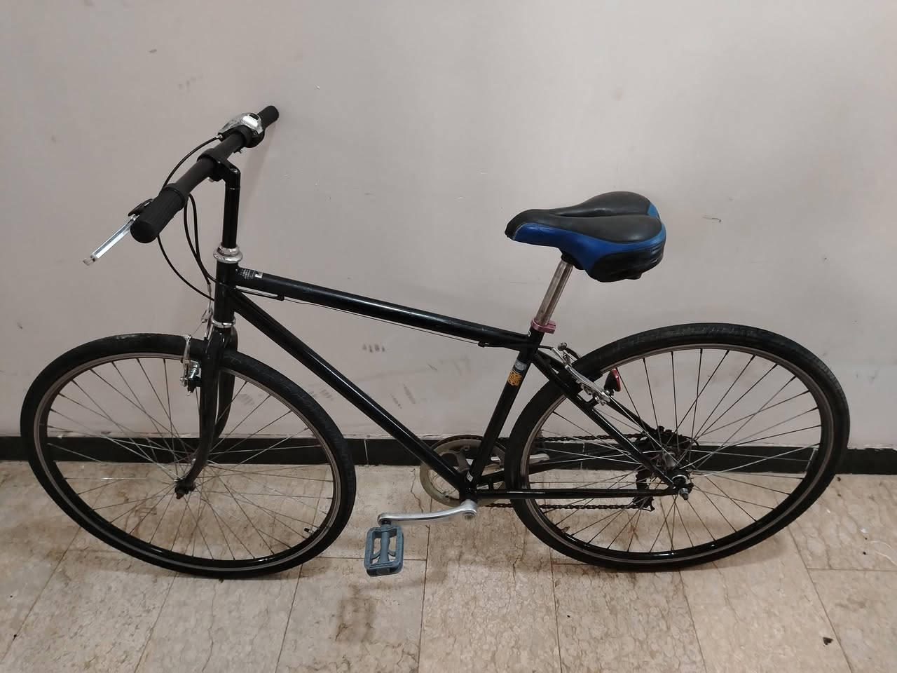 السلام عليكم
باسكال للبيع C700 اي نقص مآبي ياباني اصلي قياس 28 حجم  كبير  تايرات جدد بريكات جدد الباسكل كلش نضيف وغراضه اصليه عكرب شغال سعر ب 100 وبي مجال مكاني بغداد حي جامعه ***********
