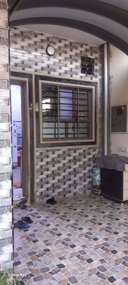 #دار للبيع بناء حديث   🔑🔑
#المساحة 150متر جبهه 7.5*20طابق ونص سطح ناصي وسطح عالي  .واجهه حلان مطعم بسيراميك  🌹
#الموقع الموصل حي سومر مقاطعة 112 قريب عل الشارع السايدين
#عدد غرف النوم  4
#عددغرف الاستقبال 1
#عدد الصالات 2
#عدد الصحيات 3
#عدد المطابخ 1
#سند سكني ملك صرف طابو 
# الدار نظام دكتات # نظام سبالت 
🔴لمزيد من التفاصيل الاتصال او المراسله عل الرقم 
*********** واتس
