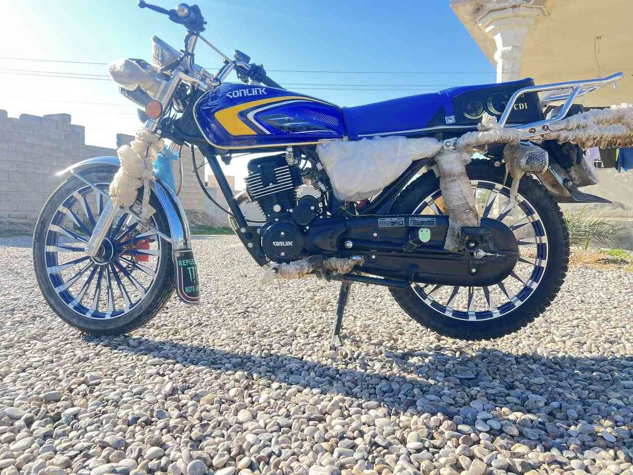 بعد السلام
درااجه 5 گير موديل 2025 (استخدام شخصي) جديد بمعنه الكلمه وتجي اشوفه انطي بيه شرط من التاير للتاير منفيس بصمات 2 سويج 2 / سعر 775 وبيه مجال قليل جدااا *********** او خاص موجود
