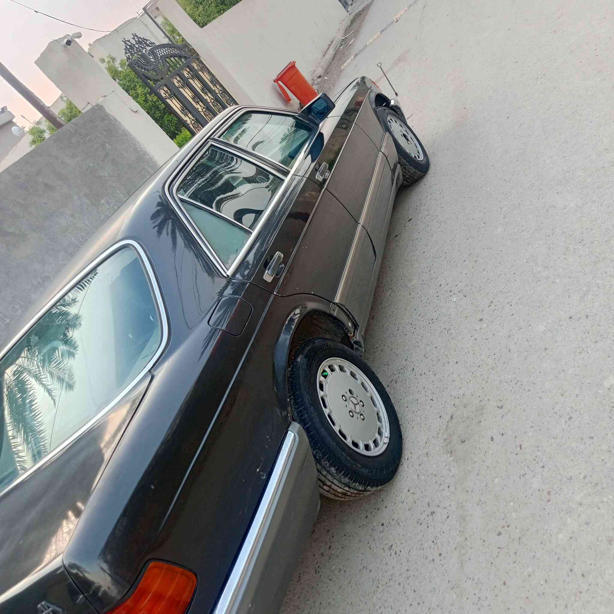 سلام عليكم مارسدس رئاسي موديل 1991 بيه حزام صبغ جماليه مكينه وكير بلادي تبريد ثلج سياره جديده تخم تاير رقم كركوك بسمي كشره حلو سعر 55 وبيه مجال عنوان بغداد دوره رقمي ***********
