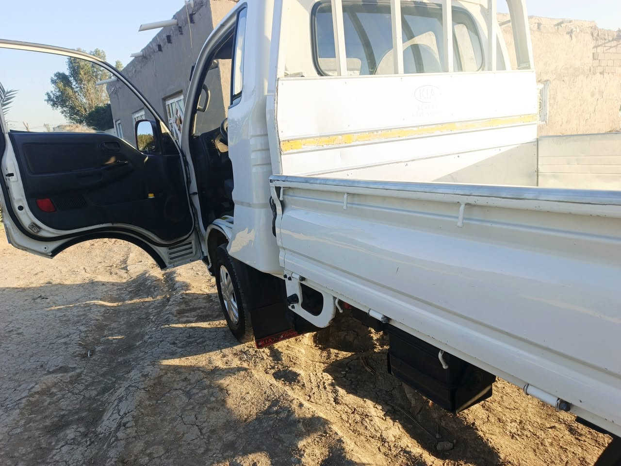 سيارة كيه حمل للبيع 2016 رقم قادسيه مكفولة سنويه 2028 محرك كير اكسن تبريد ثلج على سويج حداديه خير من الله تخم تايرات كهربائيات كله شغاله شاصي كفاله سياره جاهزة كبل لشارع مكان بابل شراي يتصل لاثير أبيه واتساب *********** ولاسيا***********
