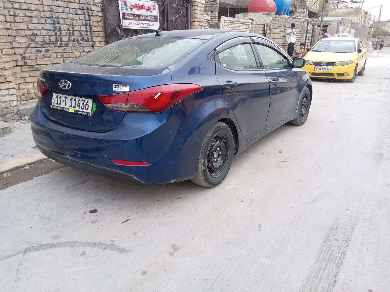 السلام عليكم عندي سياره موديل ١٦ النتره سياره حلوه بسمي بيه صبغ بنيد فقط  بدون دواخل السعر ١٠٠ موبايل *********** عباس مكان السياره بغداد العبيدي الشهداء
