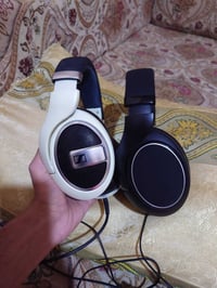 سماعة SANNHEISER استوديو السماعة HD599 سعرها 135 الف استخدام قليل ومخص...