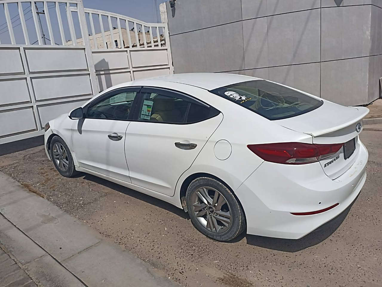 بسم الله الرحمن الرحيم
النترا 2018 وارد امريكي رقم بغداد انكليزي سنوية 2031 بأسمي حره محرك 2000 دوش بي تبخير  تبريد حدادية خير من الله السياره جديدة وجاهزة احله من الصور بيها بنيد والجاملق وباب السايق كلير  ومدكر الخلفي معدل بارد ومصبوغ السعر 110$ وبيها مجال 
البصرة ابي الخصيب هاتف ***********
