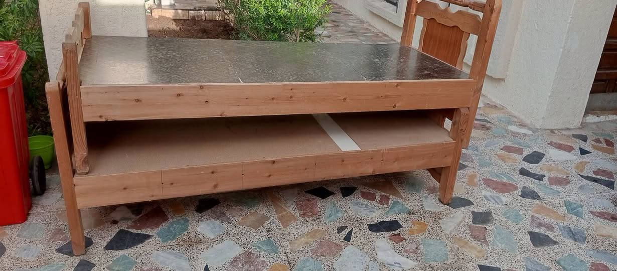 السلام عليكم 
ميز مرايه خشب صاج عراقي بعده جديد السعر 150 
كنتور 3 ابوب خشب عراقي السعر 150
معرض المنيوم بعده نظيف السعر 125
جرابي خشب عراقي عدد 2 سعر الوحده 45 

الاسعار بيها مجال قليل 

للاستفسار *********** عمارة, ميسان
