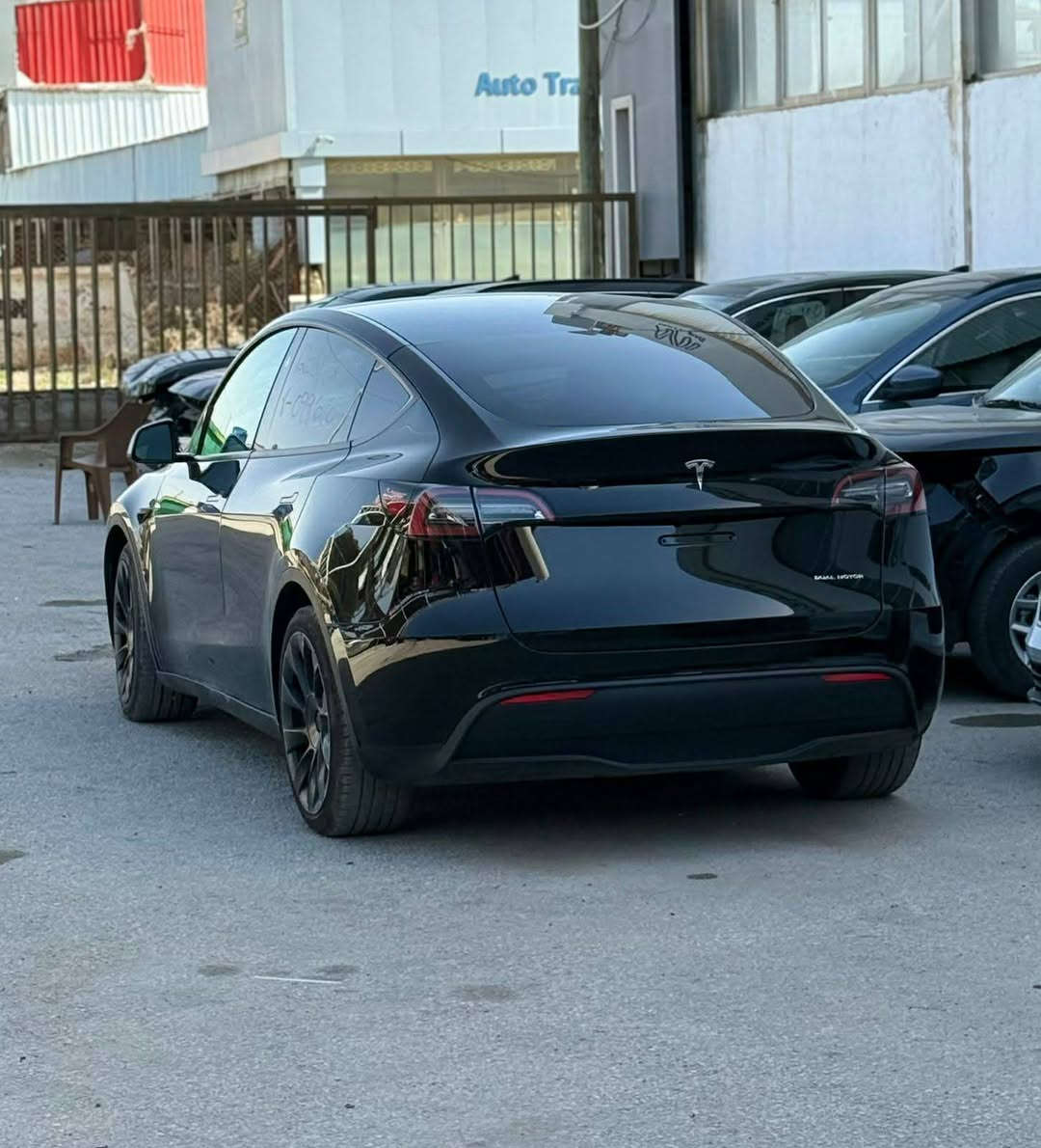 تسلا Y موديل 2024 دبل ماطور حادث موضح بالصور جاملغ تبديل وبارد بالباب
فقط والباقي كفاله السيارة ماشيه ٣٣ الف KM 
المواصفات معروفه 
ملاحظه 🤌
السيارة حاليآ بعمان اسلمك اربيل مرقم وجاهز بأسمك 
السعر 210 
للاستفسار الاتصال ع رقم ***********
او زيارة مقر الشركه معارض البياع شارع الوسط 
معرض الاصدقاء المركزي
