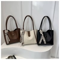 حقائب • حول العالم