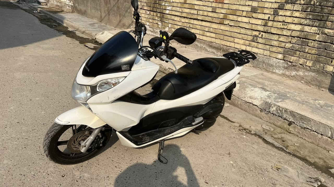 السلام عليكم pcxجيل الاول ياباني حجم المكينة 125 دراجة نظيفه خير من الله بس دهن وبانزين 

العنوان /بغداد بلديات 
السعر مليون 350 

واتساب ***********
