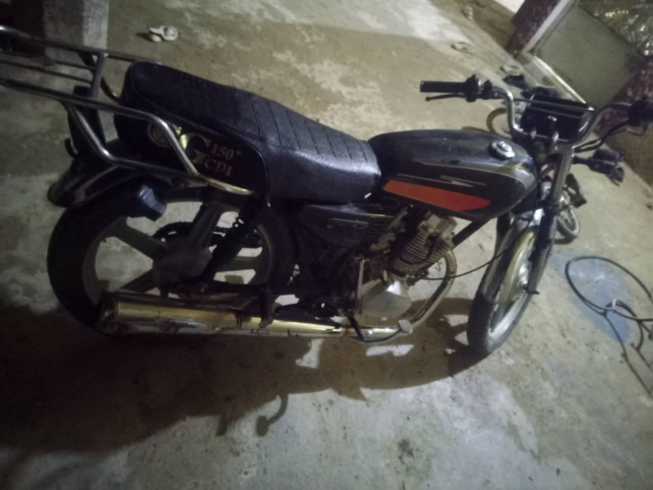 اخوان دراجه  موديل 21. خمسه كير  شغاله سلف هندر كهربائيات كامله 
مكينه حجم 200 مكفولة ما بيها نقص

  مكاني ديالى الخالص* قريب تقاطع القدس 

#سعر300  رقم ***********
