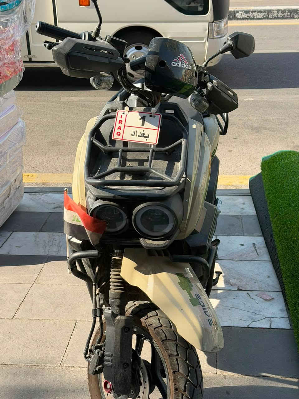 السلام عليكم دراجة شحن البيع دبلات شغالة لا يتات كاملة على اخر حباية بطاريات ستة سويجين تأيرات جبلي جديدات ريدهة ب950 وبيعة مجال قليل حك الجية هاذة رقمي ***********🌿
