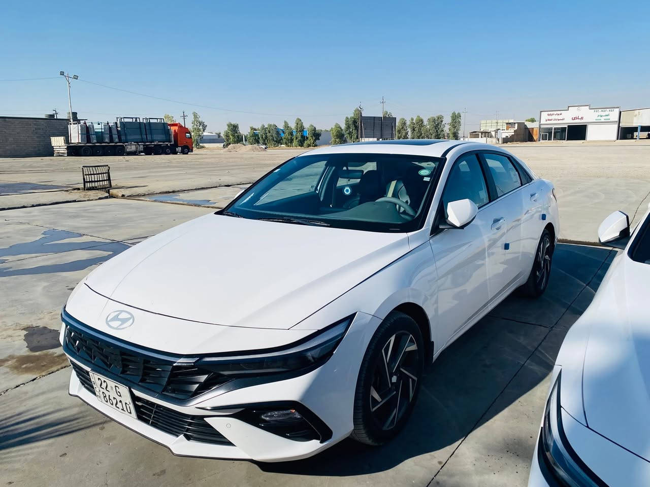 السلام عليكم
🚘 للبيع هيونداي إلنترا 2024 وارد خليجي 🇰🇷

✅ محرك 2000 CC
✅ فول مواصفات
✅ شاشة كبيرة مع نظام Apple CarPlay و Android Auto
✅ كاميرا خلفية
✅ حساسات أمامية وخلفية
✅ تشغيل بصمة (Start/Stop)
✅ دخول ذكي (Smart Key)
✅ فتحة سقف
✅ مقاعد جلد
✅ تحكم بالسكان
✅ مثبت سرعة
✅ شاحن لاسلكي
✅ مرايا كهربائية قابلة للطي
✅ إضاءة LED أمامية وخلفية
✅ نظام مانع الانزلاق والثبات الإلكتروني
✅ وسائد هوائية متعددة
✅ جنوط ألمنيوم وكالة
✅ تكييف أوتوماتيك
✅ نظام مراقبة ضغط الإطارات
✅ توفير ممتاز بالوقود
وباقي المواصفات المعروفه
فحص وهزه جديده بأسمي تحويل مباشر 
💵 السعر: 173ورقه وبها مجال  بسيط للجادين
📍 مكان السيارة: بغداد
📞 للاستفسار والاتصال:
***********

السيارة نظيفة جداً وجاهزة للفحص بأي مكان، والله يبارك لصاحب النصيب.
