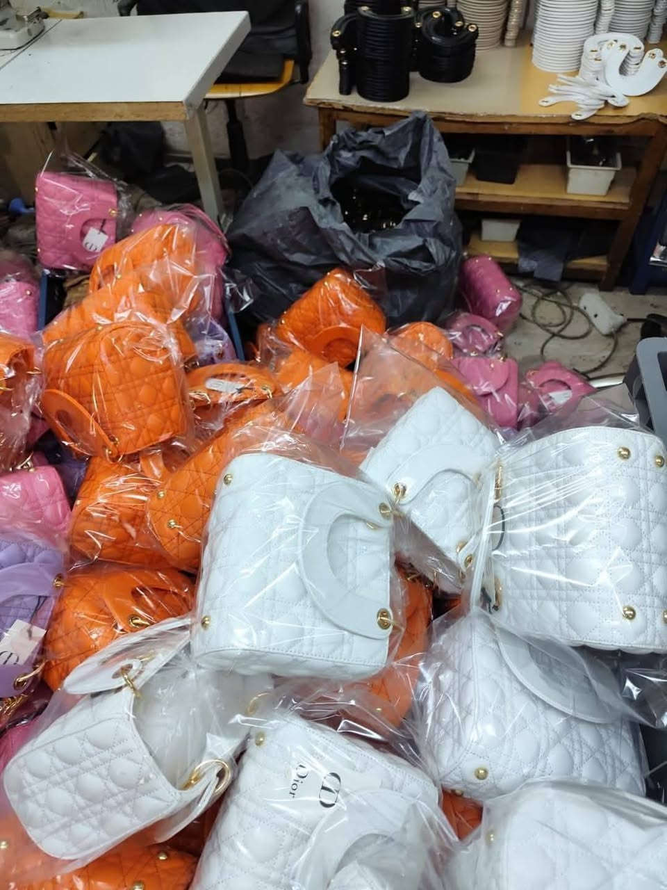 شنط نسائي جوده عاليه لمشاهدة جميع الموديلات بقناة التلكرام 
https://t.me/+vLSeuHbf-t8wMWU0
قناة الوتس اب 👇
https://whatsapp.com/channel/0029VaI3YeK9sBI5F160CT3K


**إذا كنت صاحب هذا الإعلان وتريد حذفه لأي سبب، رجاءا أرسل رسالة إلى الدعم الفني**