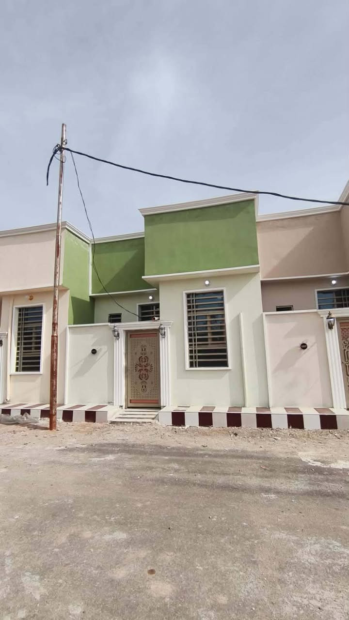 يعلن مكتب التساهل العقار مقولات العامه
بيت مساحه 50متر ،‏‪0780 037 4167‬‏ وتساب
طابو زراعي 📝 قرار محكمه سند 25

#المكان:: النجف_الاشرف شارع الصب العمود 282 

        البيت بناء 2024 البيت مامسكون 🔑

بسعر 💸 23💸مليون مع المجال 

⬅️🧱⬅️🏠 #شارع_بعرض_17-متر

#خدمات_كامله_ماء_كهرباء_مدارس_سوق_شوارع_تبليط

البناء //
 غرفه+ صاله + مجموعه صحيه + مطبخ + مكشوفه

#العمل:: 🧱
 طابوك+ اساس سقف صب كونكريت+ سقوف جبس بورد
ارضيه بورسلين +شغل فول الفول+ موضح بتصوير 

‏‪0780 037 4167‬‏
