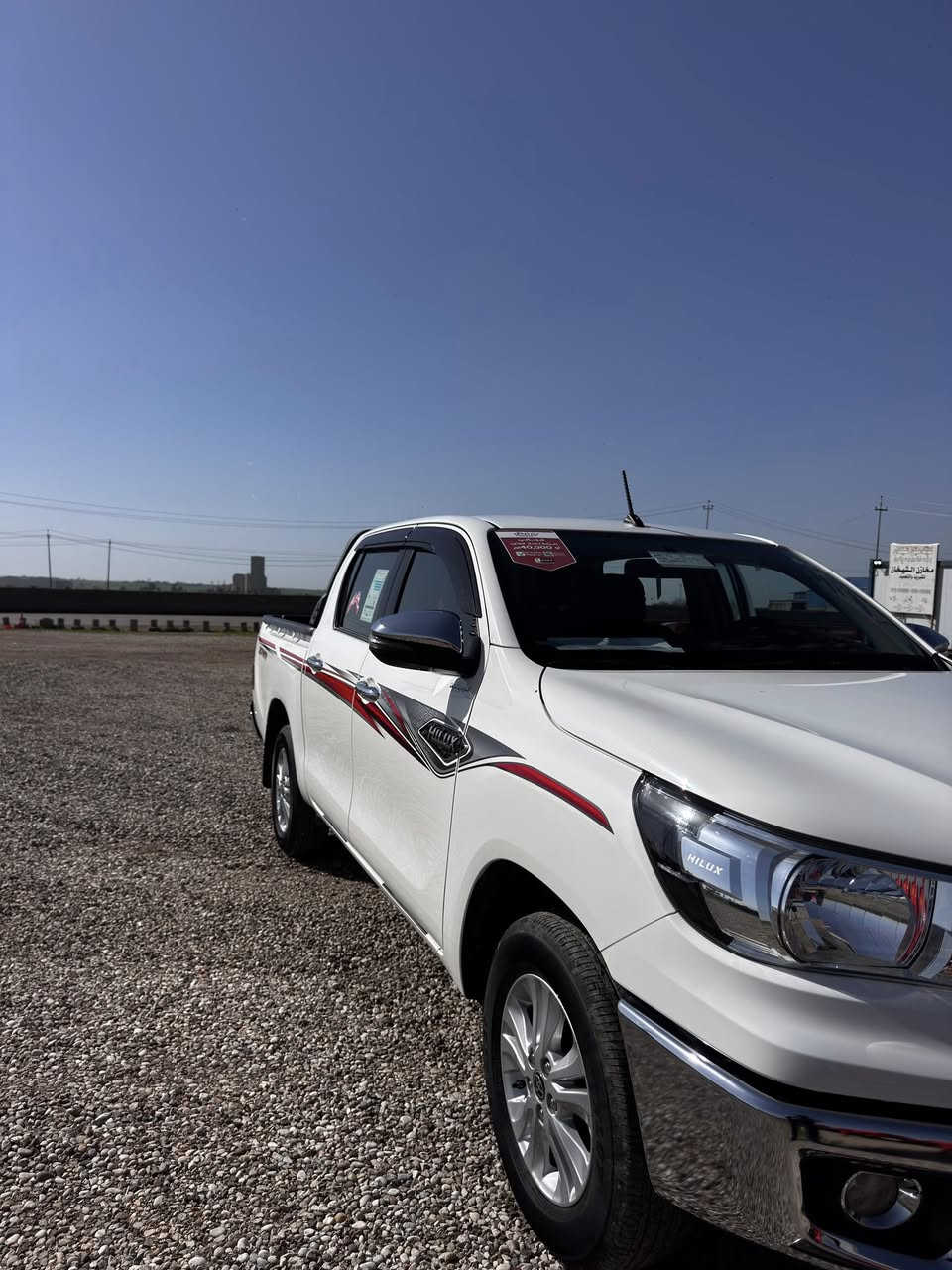 تويوتا هايلوكس ناصي موديل ٢٠٢٤ فول مواصفات أوتوماتيك السيارة حيل نضيفة بس عدها هاي الملاحظة رصعة صغيرة اذا ماتركز عليها ماتشوفه الموصفات بصمة تشغيل 
بصمة دخول ذكي باب سائق الراكب 
مراية شفط 
مراية كهربائية 
تبريد مقاعد 
تدفئة مقاعد 
لايتات اوتو 
شاشة كبيرة 
ابل كاربلي 
شاحن لاسلكي 
تبريد لمس 
تبريد قطعتين 
كير ٦سرعات 
مود ايكو 
مود البور 
حساسات كاميرا خلفية 
بصمة تشغيل عدد ٢
السيارة ماشية ٣٣٦٠٠ الف بعدها بضمان الشركة وبعد باقي الها تبديلة دهن وفلتر مجاني وباقي ضمان المحرك والكير سنة السيارة شركة جيهان سعرها٢٩٥ ورقة المكان دهوك شيخان للاستفسار ***********
