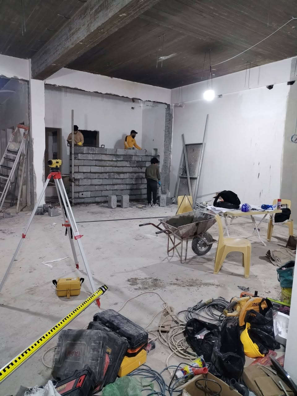 تنفيذ کافة الأعمال المساحيه والمدنية
کل مايخص العمل المساحي والمدني
المساح عماد الجبوري ***********
جزء من أعمالنا
