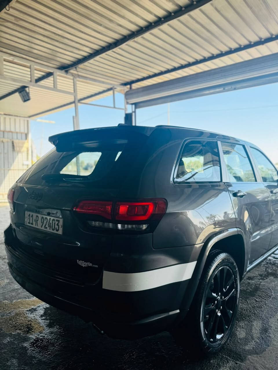 جيب 2018 بلاك توب 
مرقم بغداد بسمي حره 
صور حادثها بل منشور 
***********
