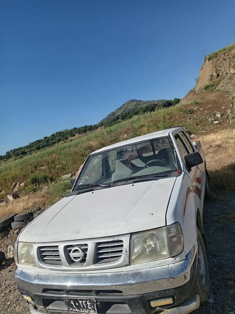 نیسان بۆ فرۆشتن پارەی بڕاوەیەکە 43 گەڵاو کەمێک معامەلە ، مۆدیلی 2001 تەبریدە پاوەر نیە ئاڕمی ڕێگە پێدانی هەیە هیچ کێشەی نیە سەیارەکە گێڕمو مەکینەی مەزبوتە کامل بۆیاخە وەرگەراو شانی دایانی نیە بەس داعمی هەیە بێ ناوگرتن . ناونیشان پێنجوێن بۆ زانیاری زیاتر پەیوەندی بکە 
*********** السليمانية, العراق
