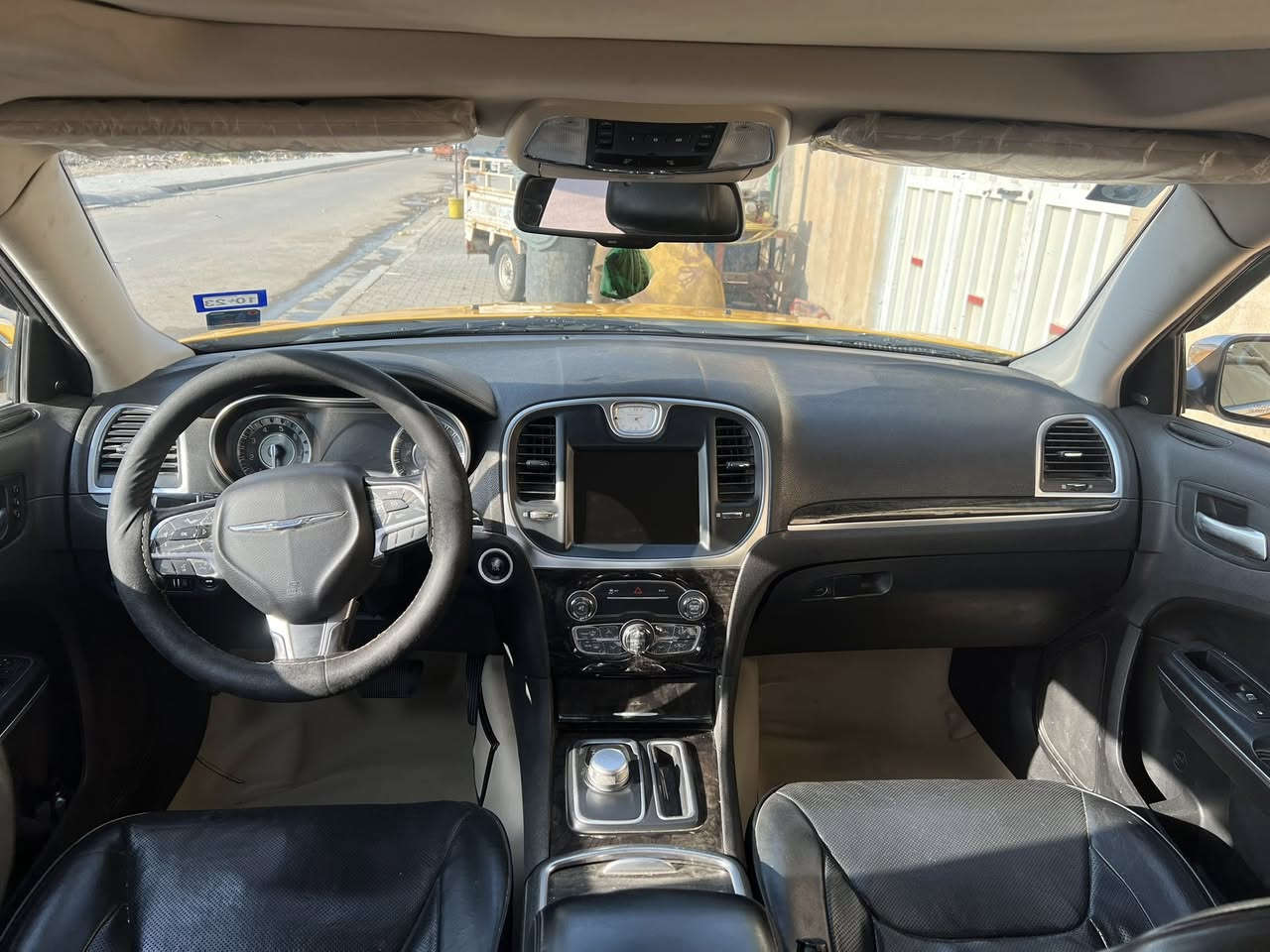 السلام عليكم
اوباما 16 معلايه 22 ابيض اصل بسمي مكفوله بدون حادث بيها طخه بسيطه بالباب الوره بامريكا رقم بغداد دولي فول مواصفات مكان بصره القرنه بيع مستعجل سعر 200 وبيها مجال قليل 
للاتصال : ***********
