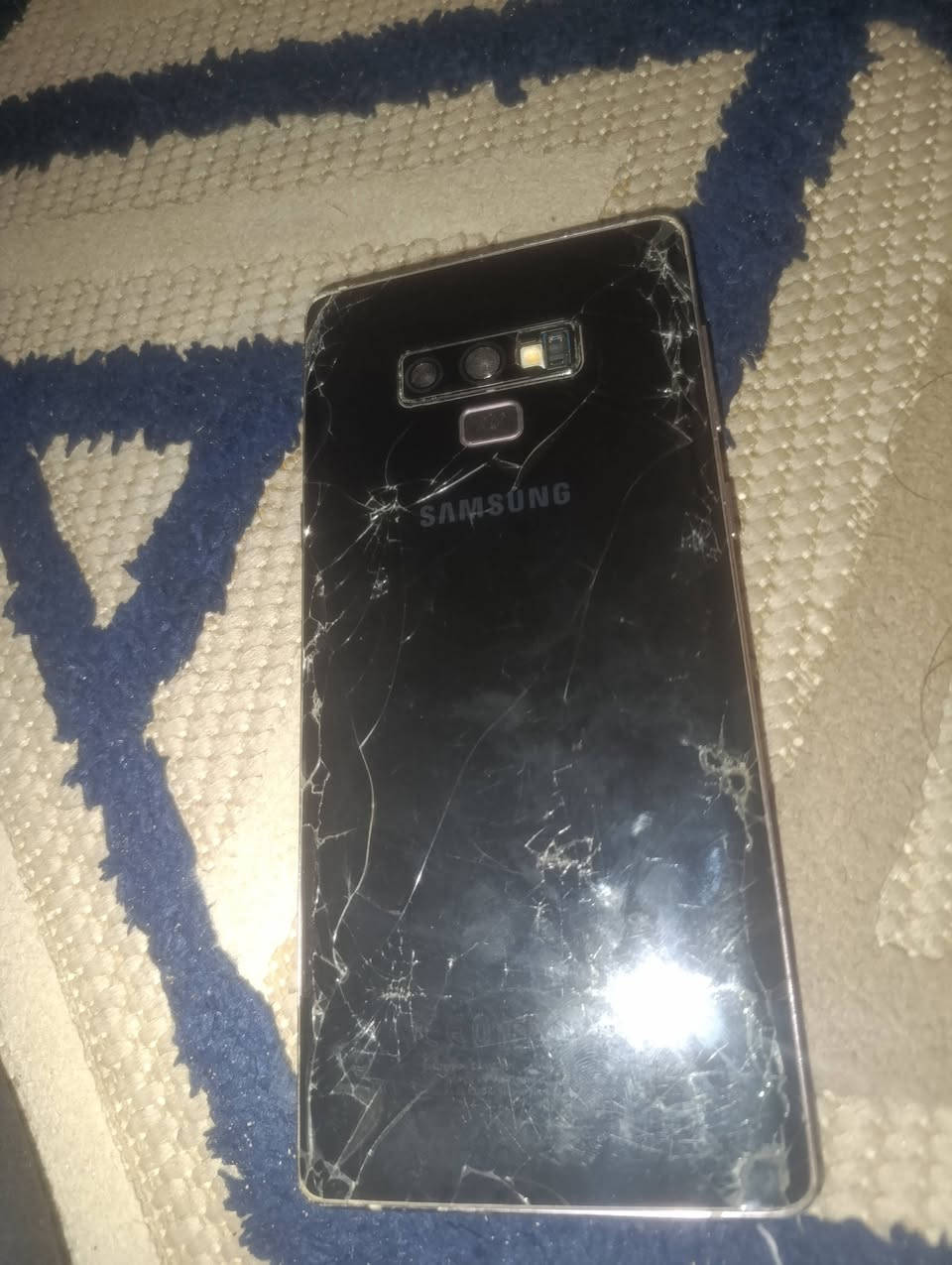 نوت 9لمس شغال بس مرات تعلك شاشه يعني يرادله شاشه ب60الف مجال قليل


**إذا كنت صاحب هذا الإعلان وتريد حذفه لأي سبب، رجاءا أرسل رسالة إلى الدعم الفني**