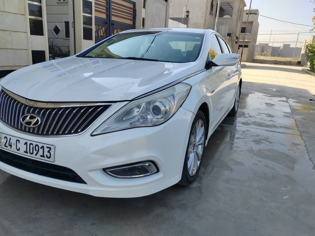 🚘 للبيع: هيونداي أزيرا 2015 خليجي – كلين نادر 🚘
فرصة حقيقية للي يدور سيارة نظيفة، قوية، ومضمونة 👌
السيارة استعمال شخصي ومحافظ عليها بشكل ممتاز.
🔹 المواصفات:
موديل 2015
خليجي كلين كلين
محرك V6 قوي وناعم
كير أوتوماتيك 6 نمر
مكينة وكير شرط فحص
نص فول (كل المواصفات ما عدا فتحة السقف)
مري شفط
تحكمات ستيرن كاملة
مثبت سرعة
نظام دخول ذكي 
 نظام صوتي ممتاز
كشنات جلد مع تدفئة
نظام تدفئة وتبريد
تكييف قوي جداً ❄️
أربع إطارات جديدة
الطخم كامل جديد
صرفية وقود ممتازة مقارنة بحجمها
ثبات عالي وطريق مريح جداً للسفر
🔹 المعاملات:
كفالة عامة
رقم سنوية هزا جديد باسمي 31
رقم السيارة دهوك
تحويل فوري ثاني يوم
⚠️ تنويه مهم: السيارة كلين 100%
بدون حوادث ❌
بدون صبغ ❌
الحمد لله ما تحتاج أي شي… ما يعوزها برغي 🔧
💰 السعر:140 (قابل للتفاوض)
📍 السيارة جاهزة للفحص والاستخدام فوراً. موصل, نينوى


**إذا كنت صاحب هذا الإعلان وتريد حذفه لأي سبب، رجاءا أرسل رسالة إلى الدعم الفني**