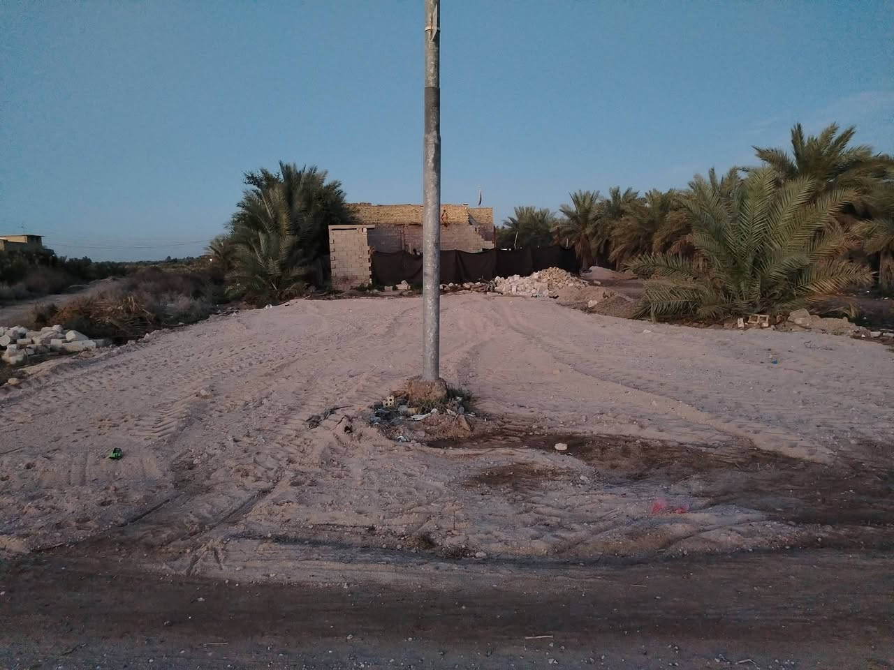 قطعه للبيع على طريق العلماء المشايه العنوان النجف الكوفه منطقة الزركه
قرب أكاديمية شرطة النجف
مقابل عمود 130 جهت يا حسين تصلح موكب فقط
للأستفسار الاتصال واتساب ***********
