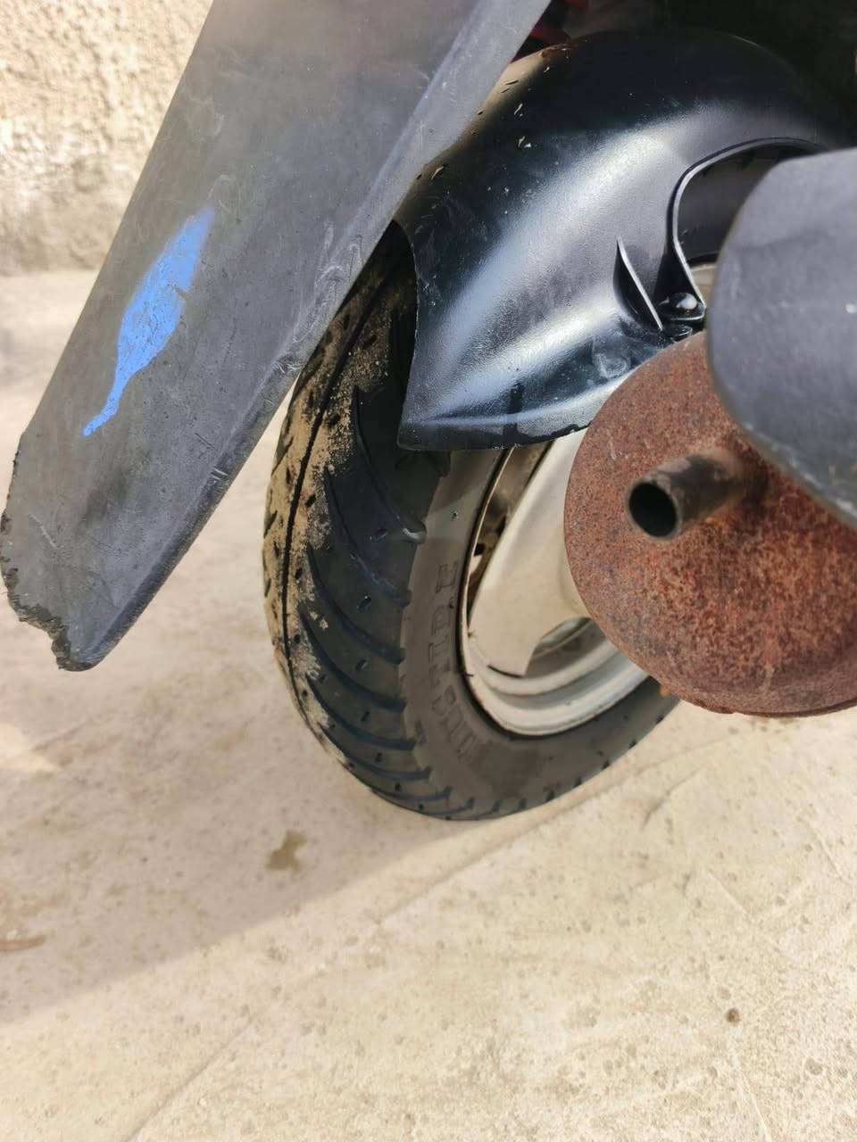 السلام عليكم ماكس منغولي الدراجه صارلها شهرين نازله دراجه كفاله مكينه برغي ممفتوح بيها نعومه نشاط دراجه كامله مكمله نص نكره بكل وقت شلعه معدل كيجات كهربائيات كلها شغاله مكاني الكاضميه *********** السعر ٦٥٠وبيها مجال
