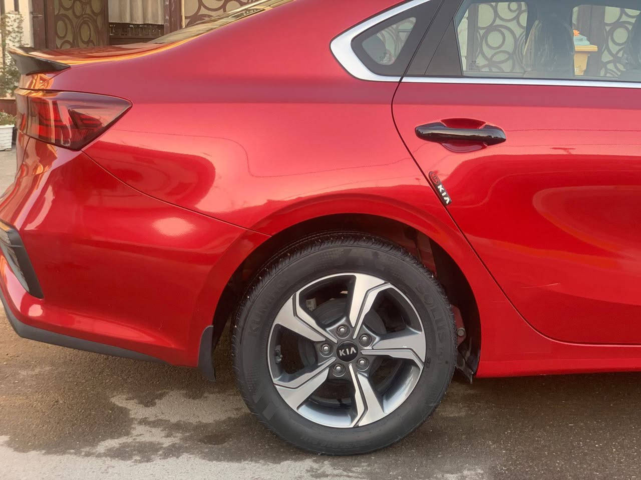 السلام عليكم
للبيع كيا سيراتو خليجي موديل 20  شركة الدولية اللون ماروني كفالة عامة من الصبغ والتبديل والبارد والشخط السيارة بحالة الوكالة ترايها مال زيرو صيانة دهن فلاتر كله شركة الدولية 
محرك 1600 ماشية حالياً 46 الف كيلومتر 
السعر 168 
رقم بغداد انكليزي 
مكانه بغداد الكرخ
للاستفسار اتصل 
***********
