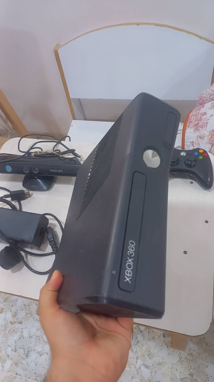 السلام عليكم شباب..
عندي جهاز Xbox 360 Slim (نسخة السلم الأسود المطفي) الأصلي والاعتمادي جداً، الجهاز غني عن التعريف بنظافته وأدائه، ومستند على أرقى الملحقات:
​الملحقات الويا الجهاز:
​كاميرا الاستشعار والحركة Kinect الأصلية بحالة ممتازة.
​جويستيك (يدة تحكم) الأصلية مالت الجهاز.
​محول الطاقة (الباور سبلاي) الأصلي وكافة الوايرات.
اريدة مراوس مع Xbox one 
ملاحضة وحدة من اليدات بيها مشكلة ب Rt وتتصلح اما الباقي كامل


**إذا كنت صاحب هذا الإعلان وتريد حذفه لأي سبب، رجاءا أرسل رسالة إلى الدعم الفني**