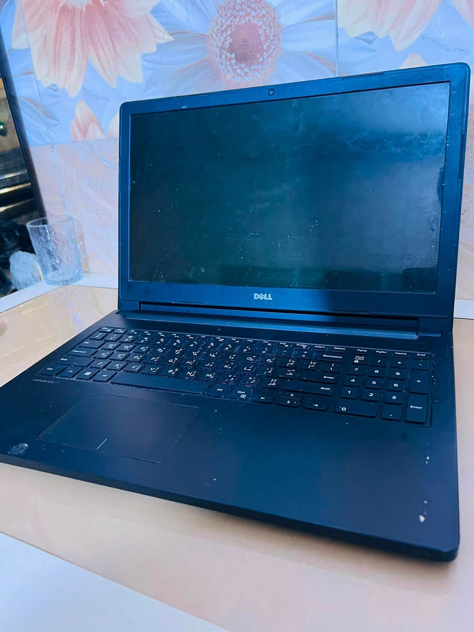💻 لابتوب Dell مميز وعملي للبيع بسعر مناسب جداً! 💻
لأصحاب الدراسة، العمل المكتبي، والتصفح اليومي.. لابتوب Dell Latitude 3570 بنظافة ممتازة ومواصفات ممتازة تلبي كل احتياجاتك اليومية.
🔬 المواصفات الفنية بالتفصيل (كما في الصورة):
 💻 الموديل: Dell Latitude 3570
 ⚙️ المعالج: Intel® Core™ i5-6300U بسرعة تصل إلى 2.50 GHz (أداء سلس وسريع للمهام المتعددة).
 💾 الذاكرة العشوائية (RAM): بحجم 8.00 GB من نوع DDR3.
 💽 الهارد (التخزين): SSD سريع جداً بسعة 256 GB (يضمن إقلاع النظام وتشغيل البرامج بلحظات).
 🖥️ كارت الشاشة: Intel® HD Graphics 520.
 🖥️ نظام التشغيل: Windows 10 الأصلي جاهز للاستخدام.
💵 السعر: 190 ألف دينار عراقي فقط (وبيه مجال بسيط للشراي الطيب).
🚚 التوصيل: متوفر خدمة التوصيل السريع لكافة محافظات العراق 🇮🇶.
📞 للتواصل والاستفسار:
يرجى الاتصال على الرقم التالي أو مراسلتنا عبر الواتساب:
📱 ***********
