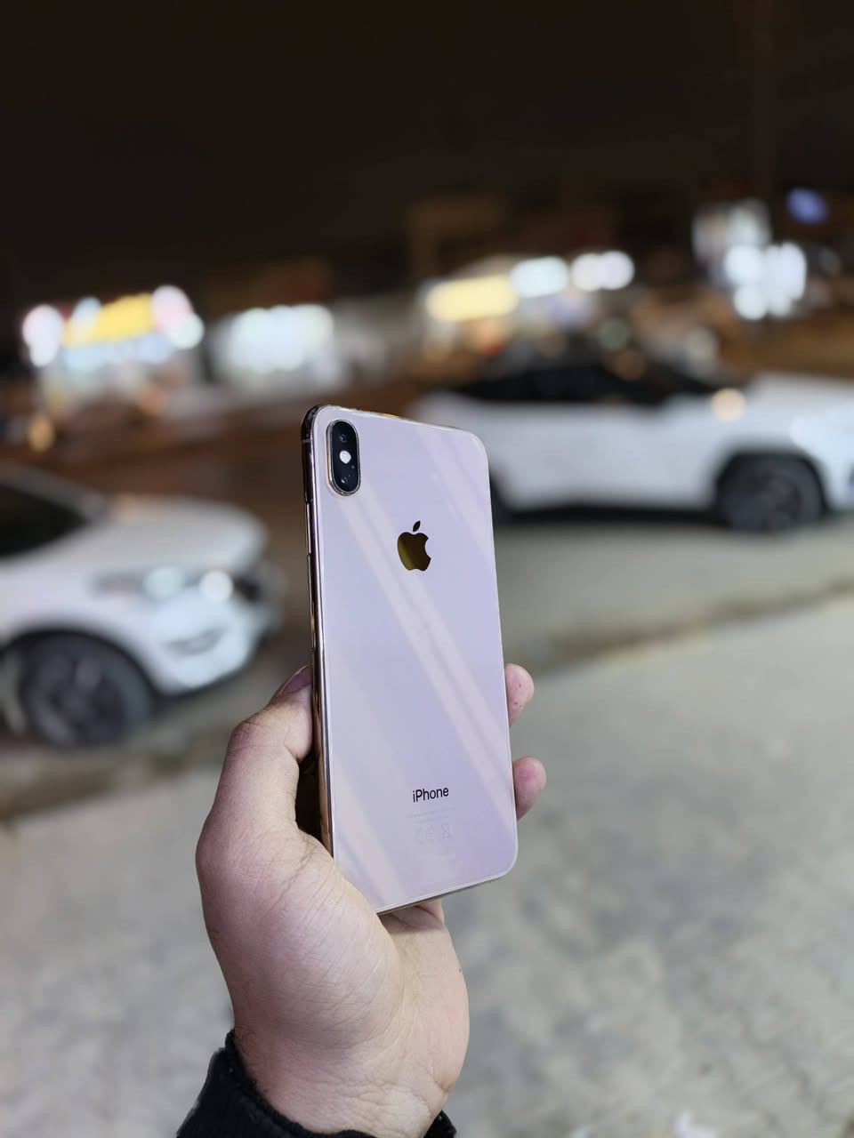 ايفون XS Max
ايفون اكس ماكس
ذاكره ٢٥٦ 
بطاريه ٨٧ 
فيس ايدي متوقف 
السعر ١٨٥ وبي مجال حك جيه
***********
